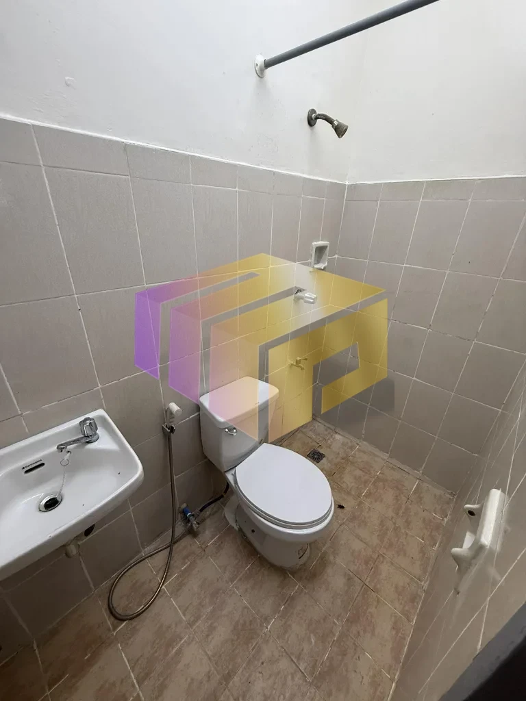 UNFURNISHED 2-STOREY 4-BEDROOM TOWNHOUSE at BARANGAY VALENZUELA in MAKATI CITY for LEASE/RENT image 5